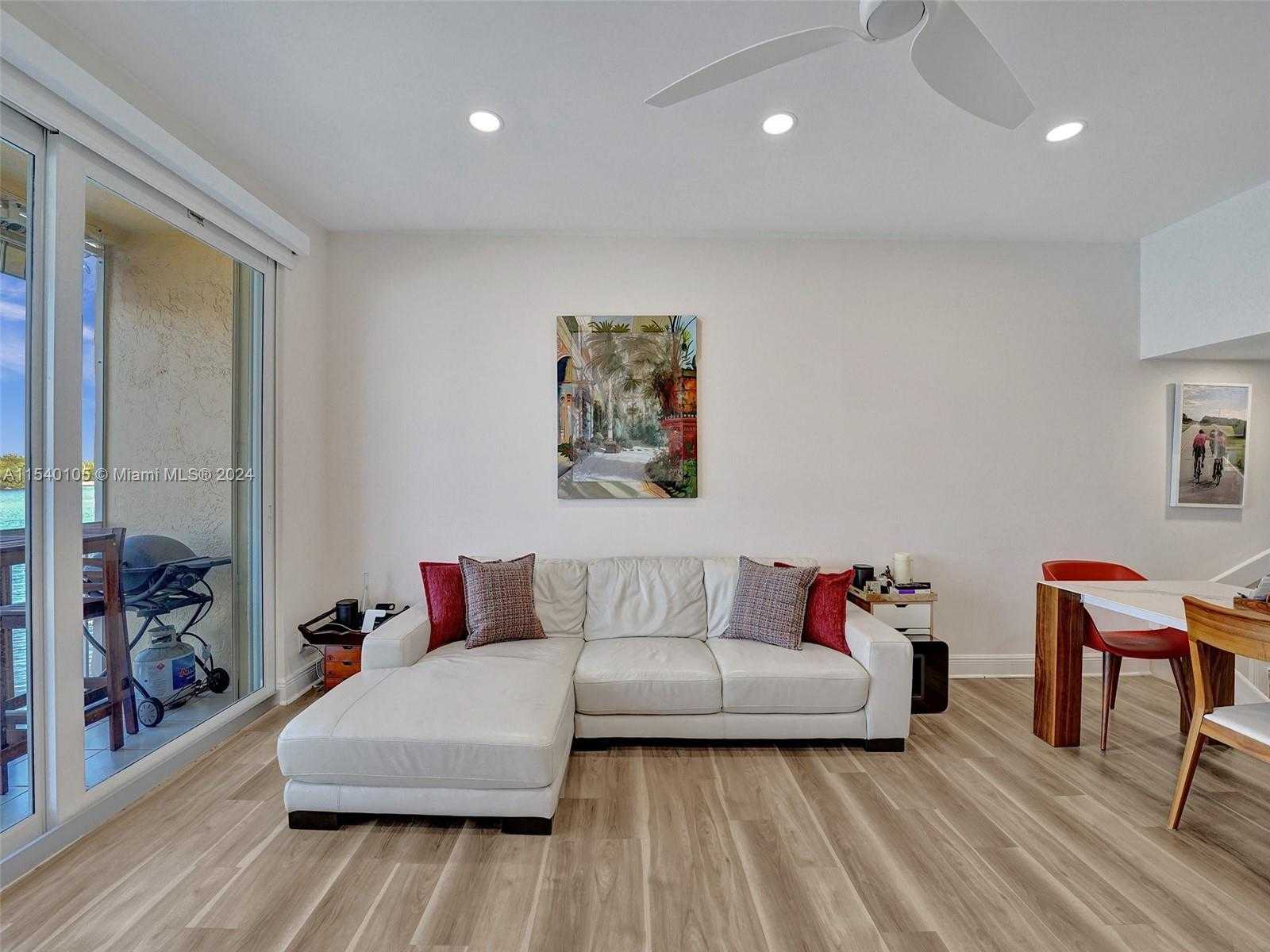Small Image of 4212 NORTH OCEAN DR, Hollywood Number 49