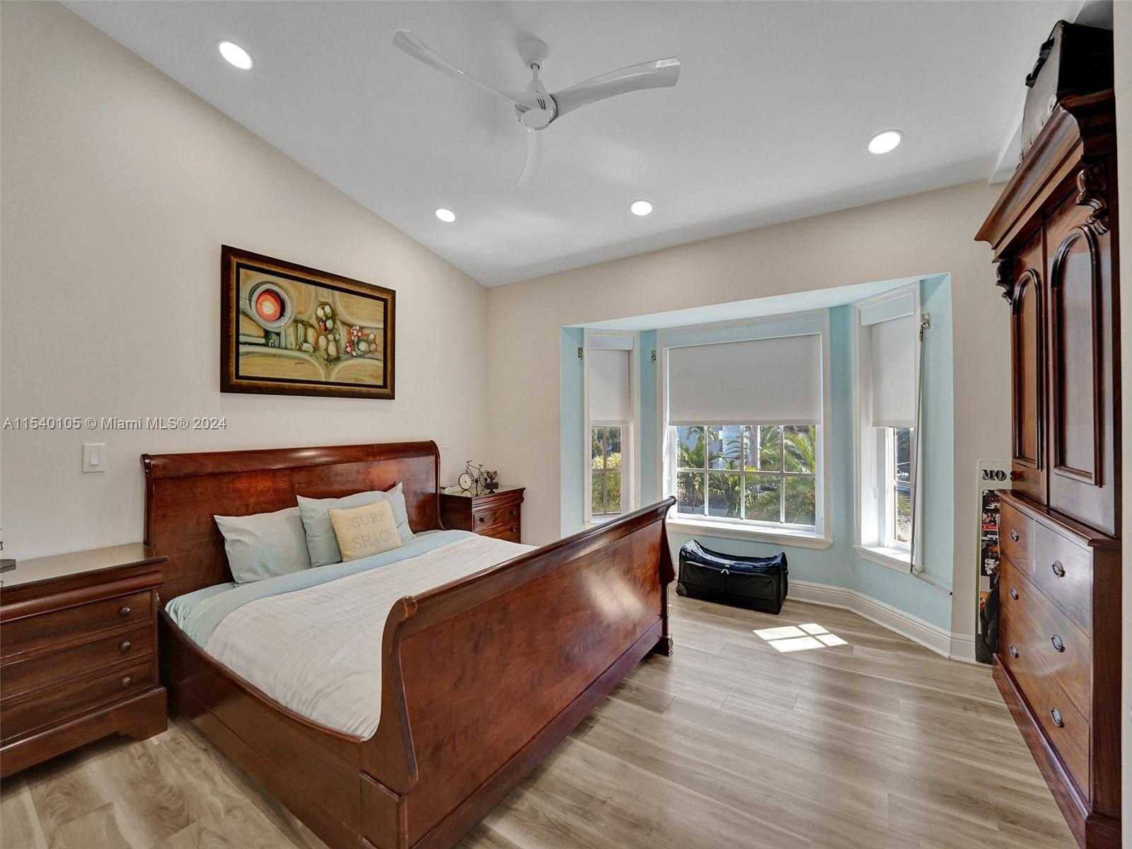Small Image of 4212 NORTH OCEAN DR, Hollywood Number 79