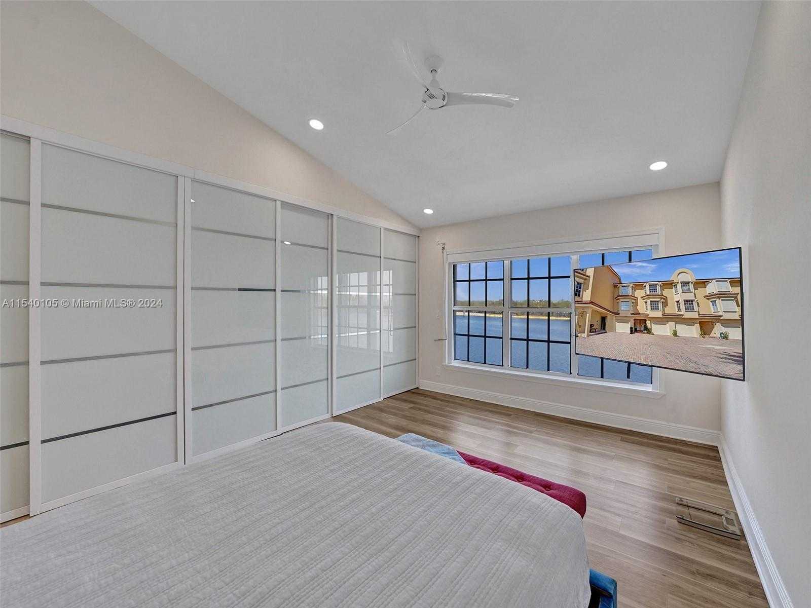 Small Image of 4212 NORTH OCEAN DR, Hollywood Number 94