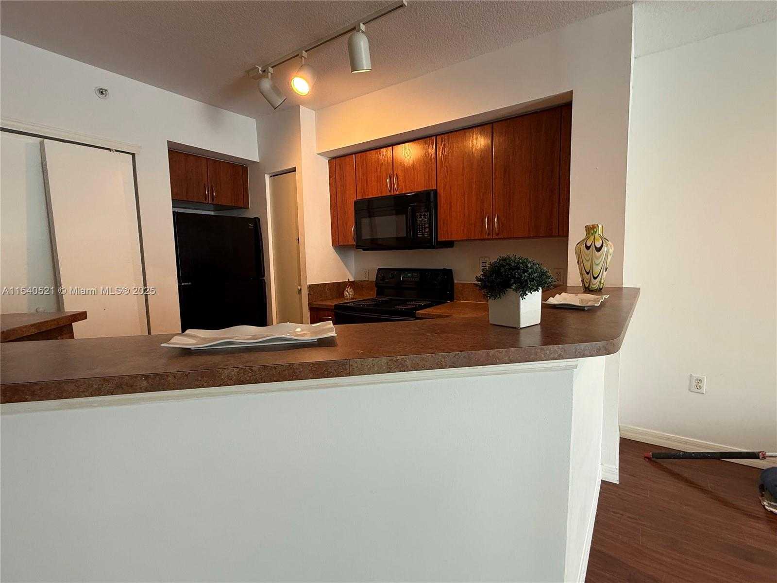 Small Image of 9201 COLLINS AVE #1023, Surfside Number 8