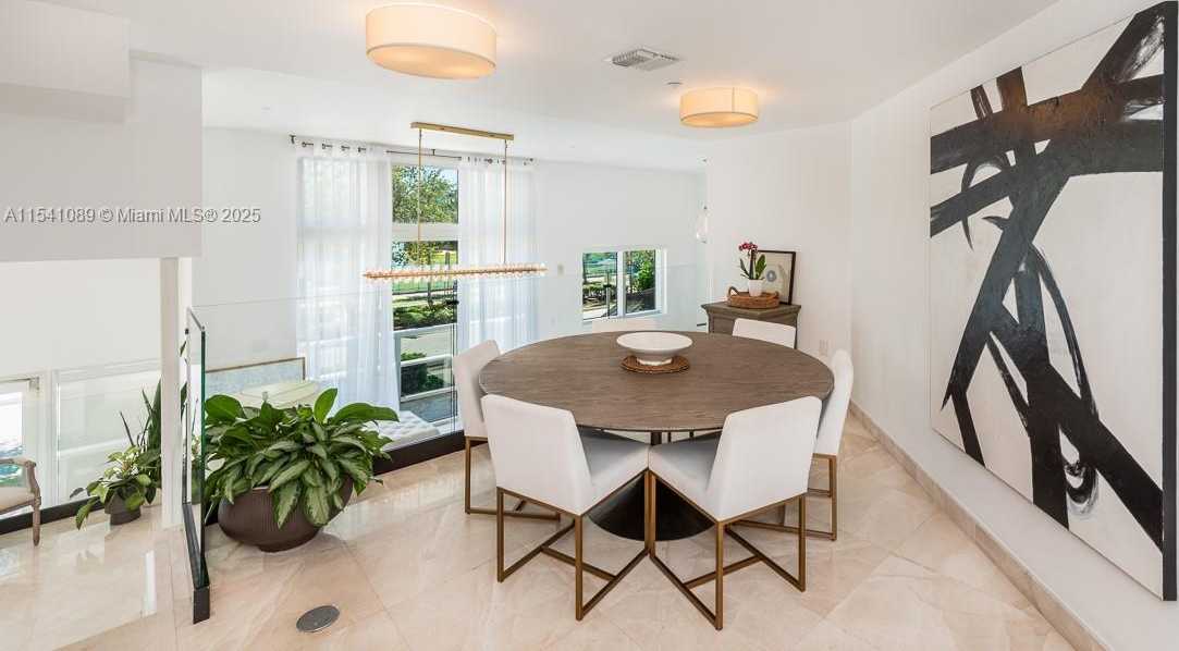 Small Image of 400 ALTON RD #TH-1A, Miami Beach Number 11