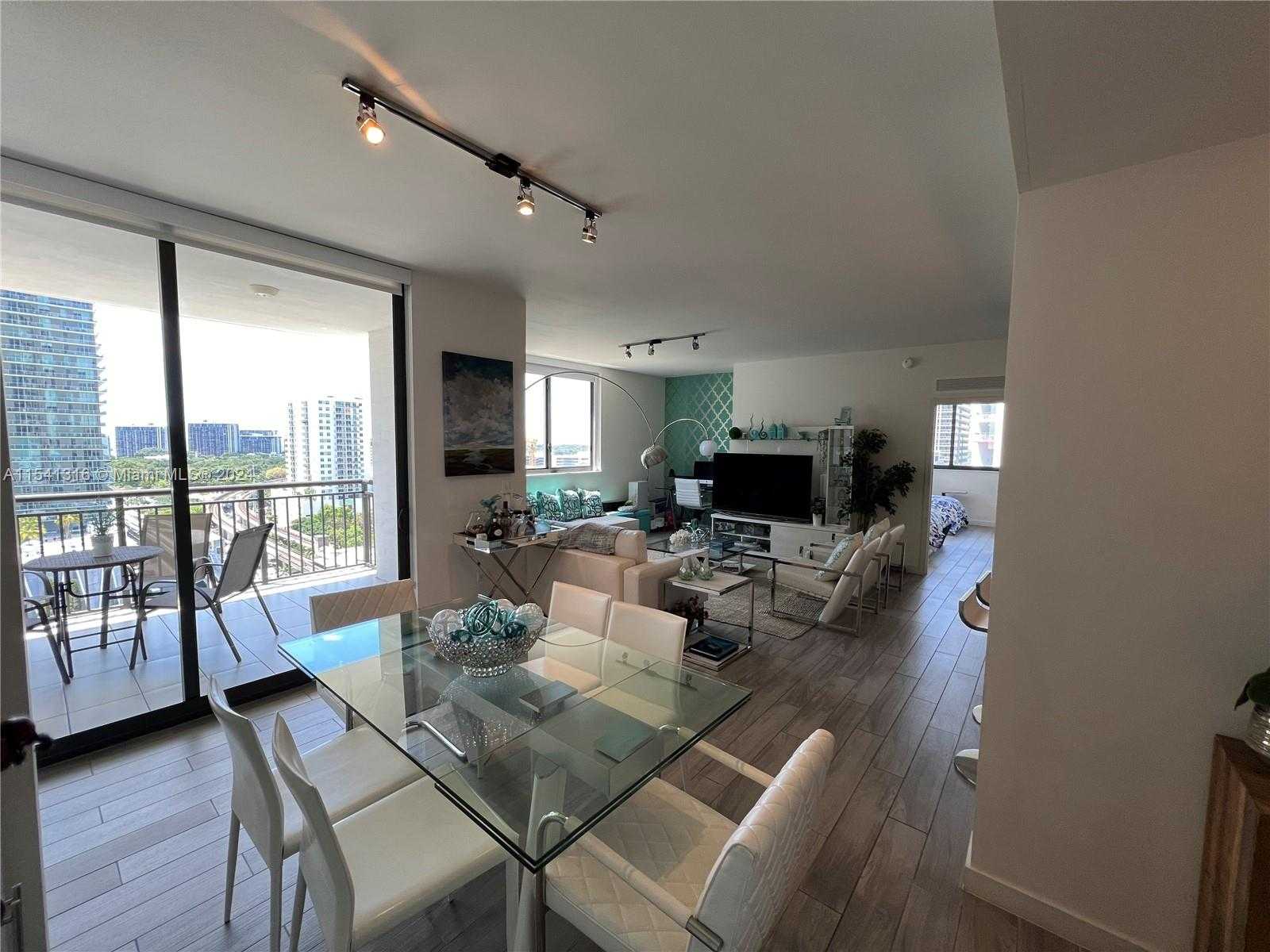 Small Image of 999 SOUTH WEST 1ST AVE #1504, Miami Number 4