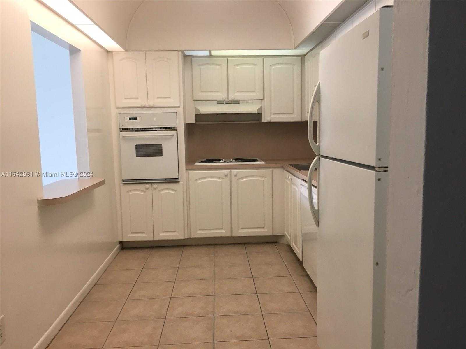 Small Image of 19380 COLLINS AVE #1515, Sunny Isles Beach Number 3