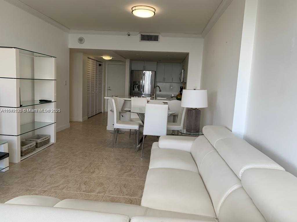 Small Image of 2555 COLLINS AVE #506, Miami Beach Number 10