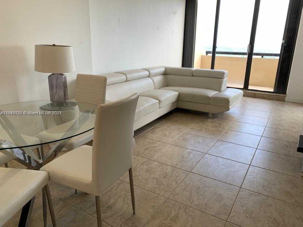 Small Image of 2555 COLLINS AVE #506, Miami Beach Number 11