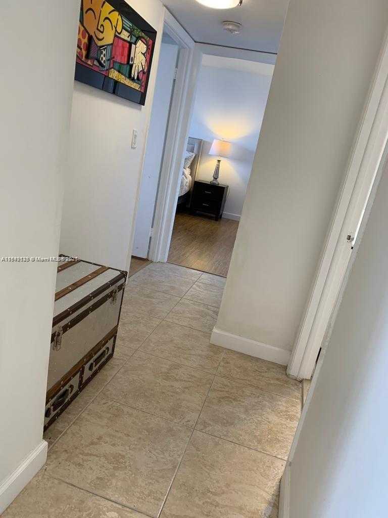 Small Image of 2555 COLLINS AVE #506, Miami Beach Number 13