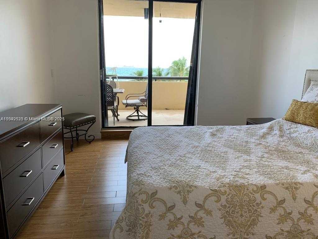 Small Image of 2555 COLLINS AVE #506, Miami Beach Number 19