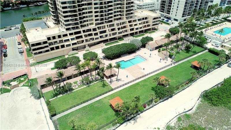 Small Image of 2555 COLLINS AVE #506, Miami Beach Number 2