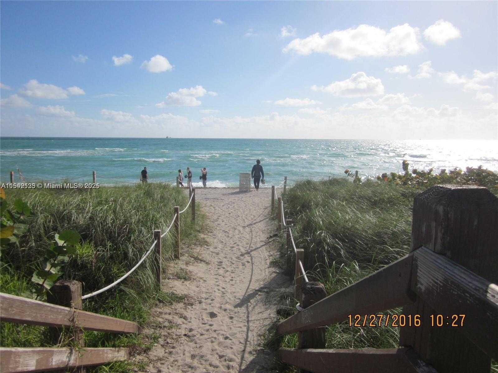 Small Image of 2555 COLLINS AVE #506, Miami Beach Number 26