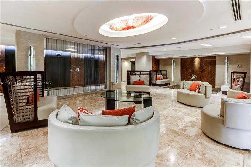 Small Image of 2555 COLLINS AVE #506, Miami Beach Number 4