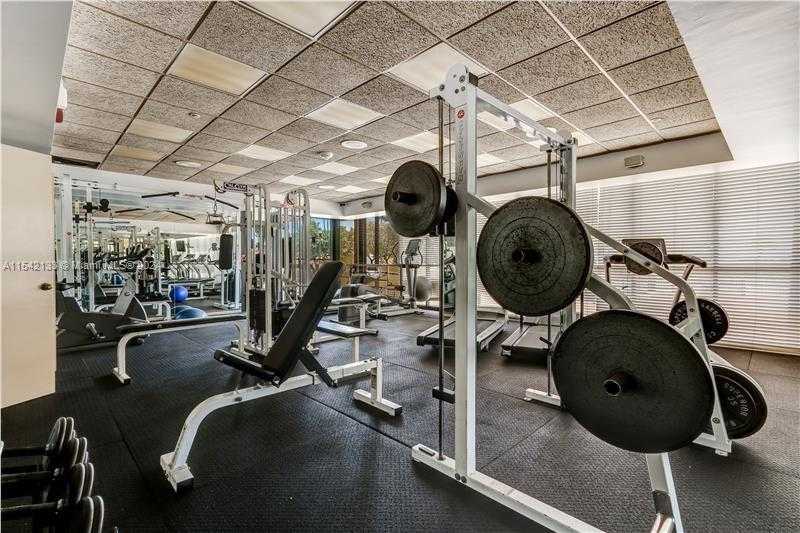 Small Image of 2555 COLLINS AVE #506, Miami Beach Number 41