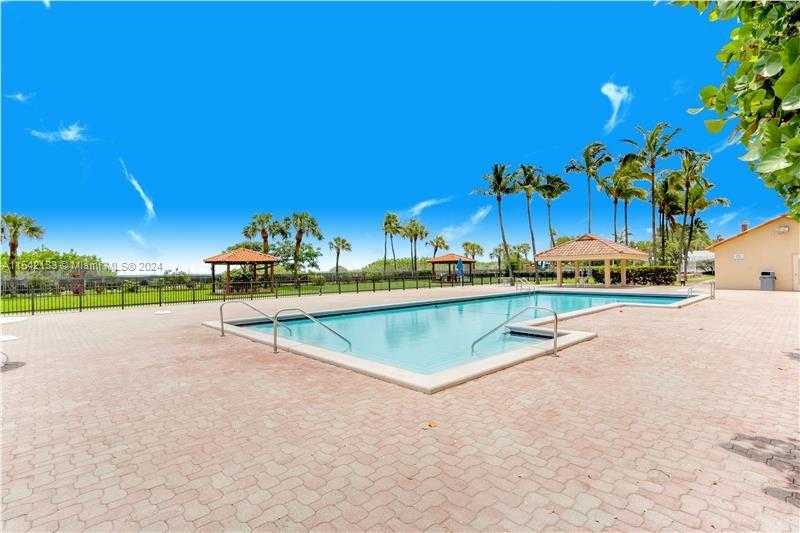 Small Image of 2555 COLLINS AVE #506, Miami Beach Number 42