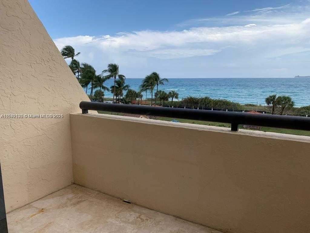 Small Image of 2555 COLLINS AVE #506, Miami Beach Number 5