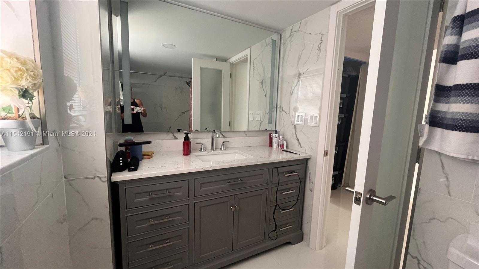 Small Image of 1865 SOUTH OCEAN DR #4F, Hallandale Beach Number 19