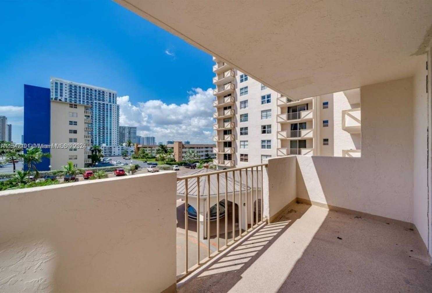 Small Image of 1865 SOUTH OCEAN DR #4F, Hallandale Beach Number 25