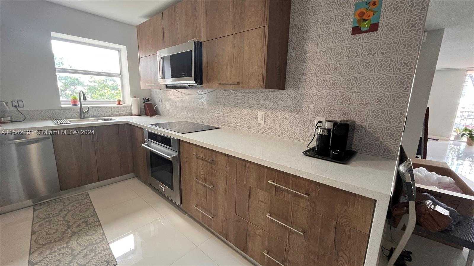 Small Image of 1865 SOUTH OCEAN DR #4F, Hallandale Beach Number 3