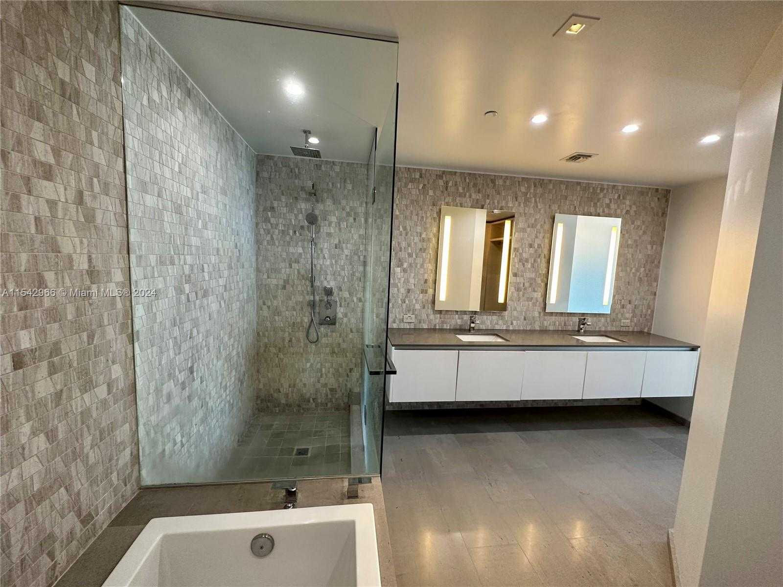Small Image of 68 SOUTH EAST 6TH ST #2707, Miami Number 28