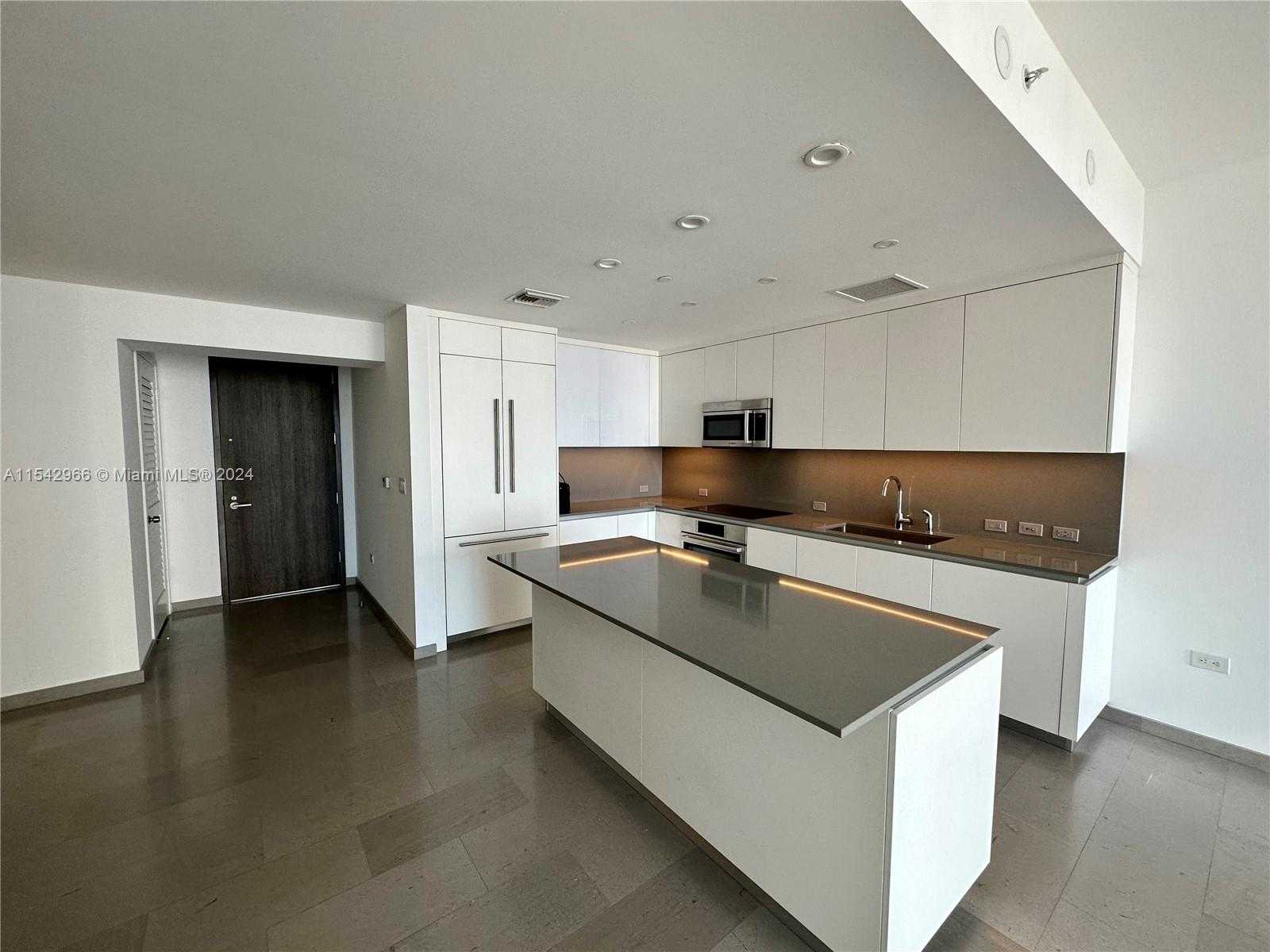 Small Image of 68 SOUTH EAST 6TH ST #2707, Miami Number 5