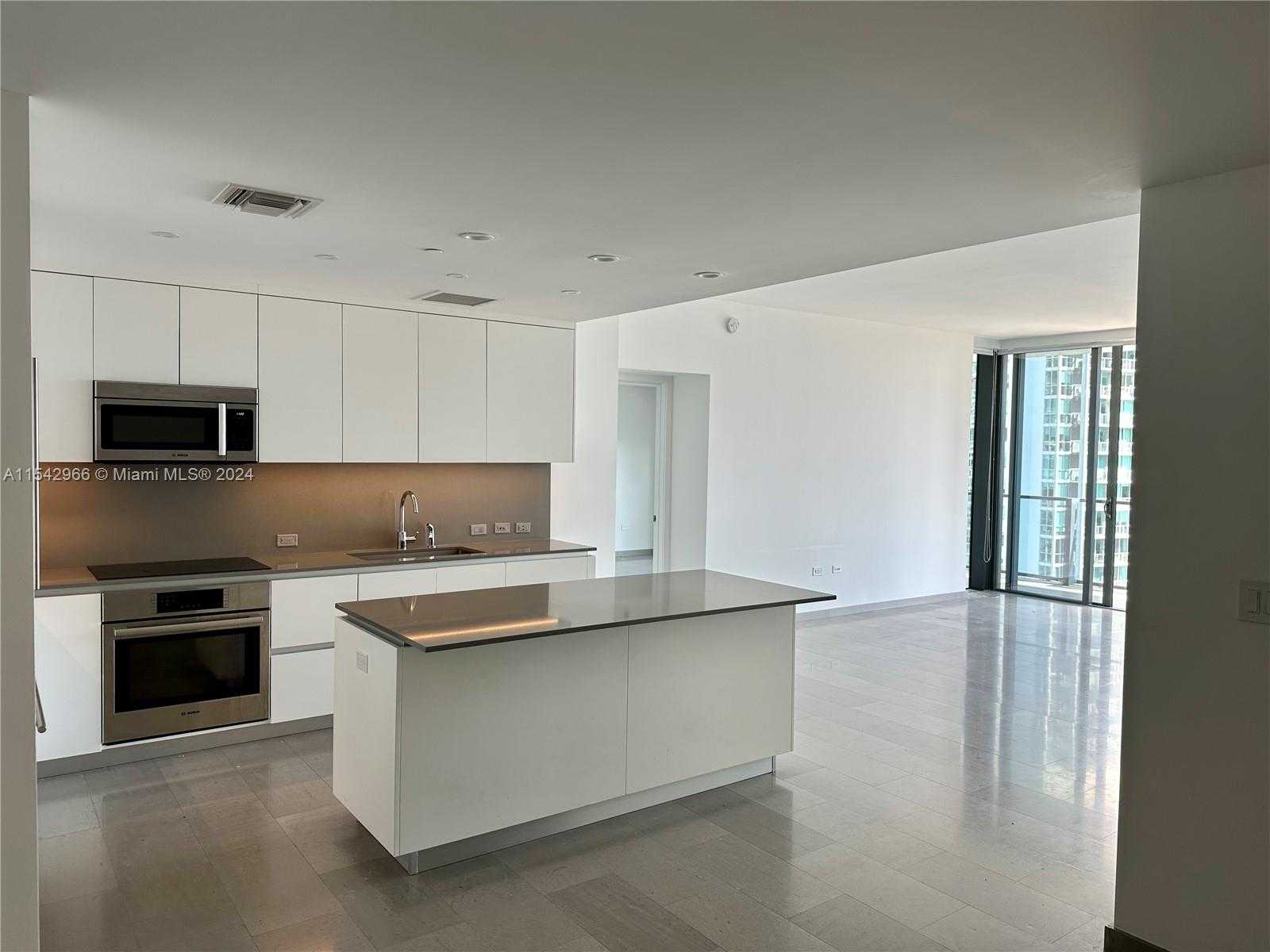 Small Image of 68 SOUTH EAST 6TH ST #2707, Miami Number 7