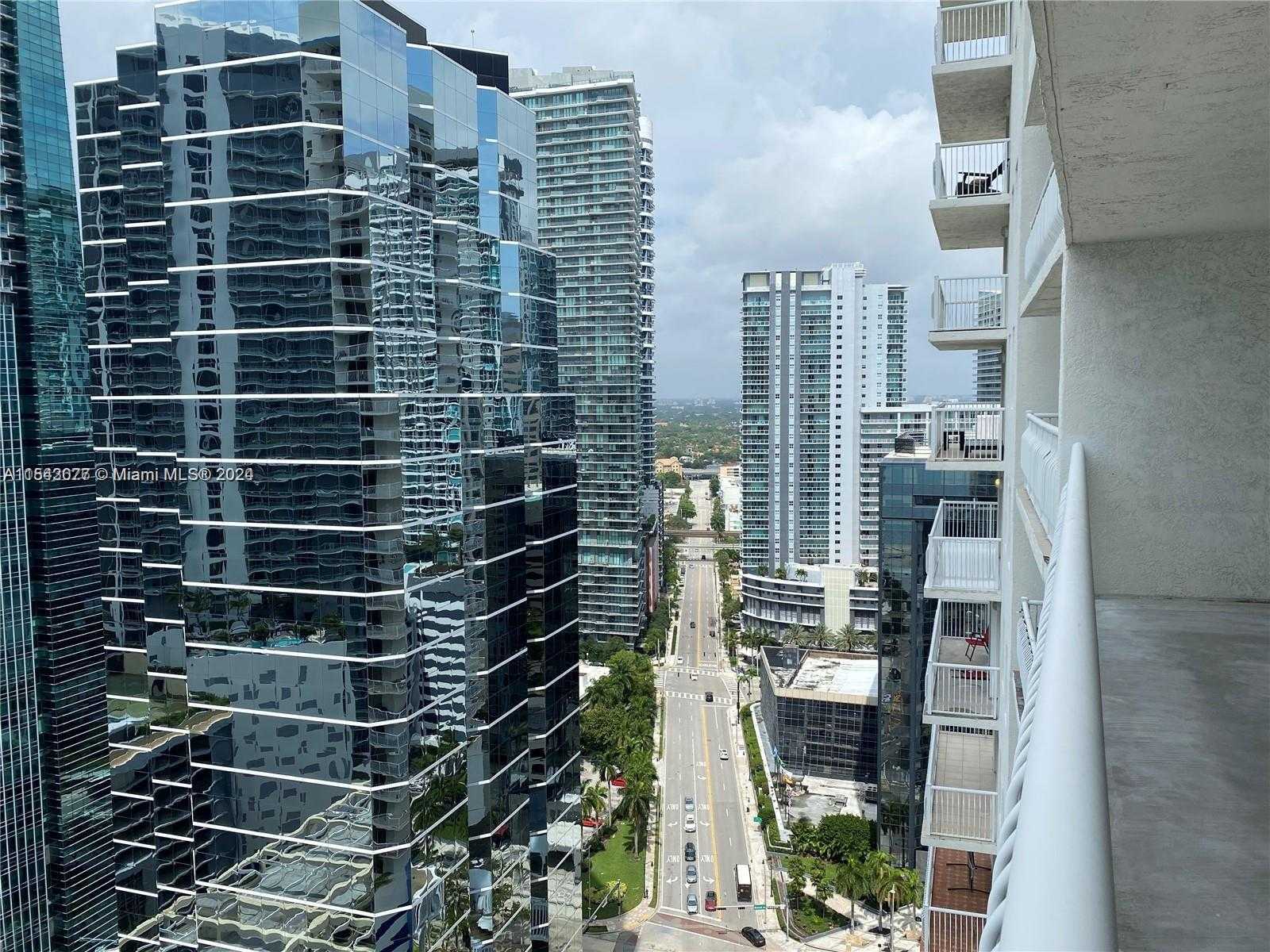 Small Image of 1200 BRICKELL BAY DR #3119, Miami Number 4