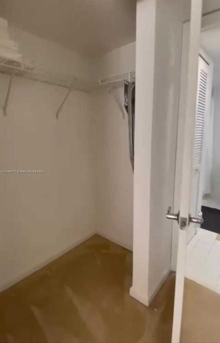 Small Image of 1200 BRICKELL BAY DR #3119, Miami Number 6
