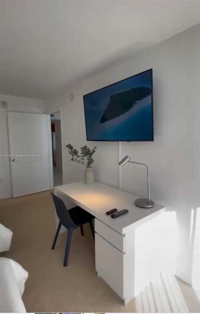 Small Image of 1200 BRICKELL BAY DR #3119, Miami Number 8