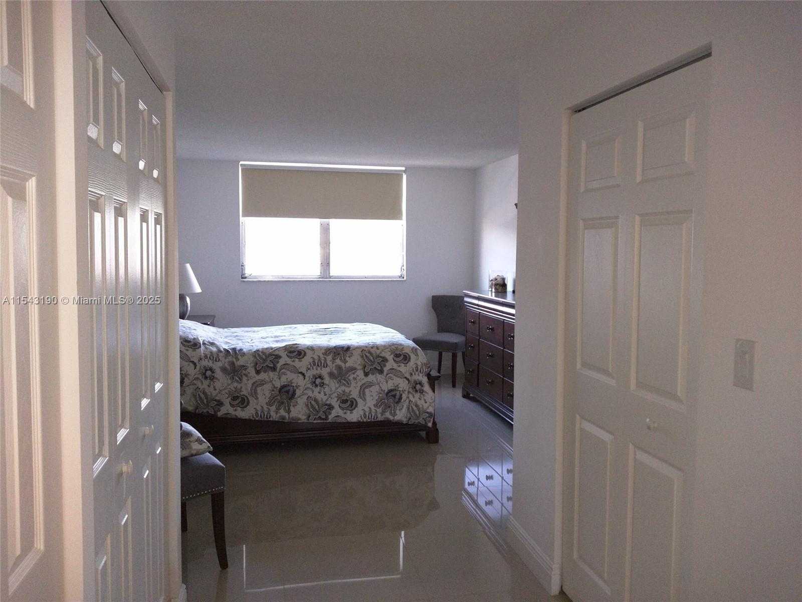 Small Image of 3600 #310, North Miami Beach Number 13