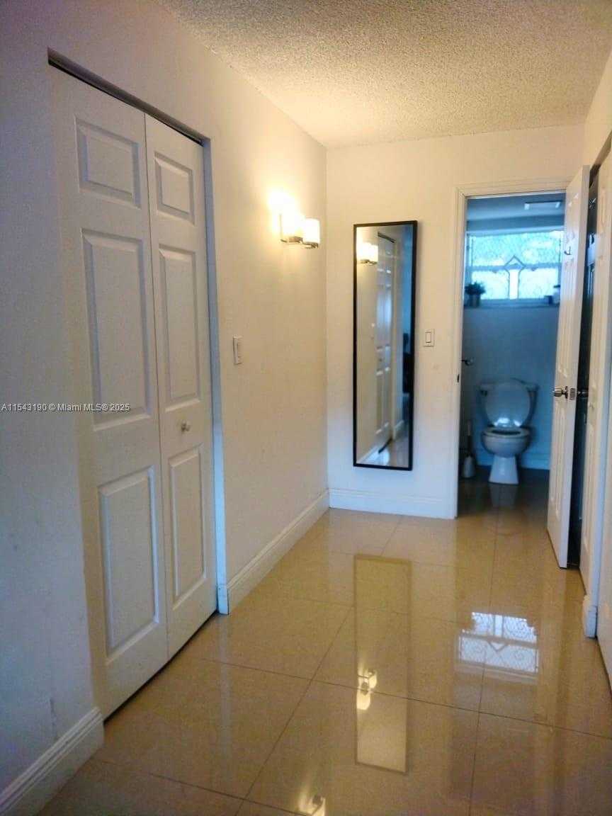 Small Image of 3600 #310, North Miami Beach Number 14