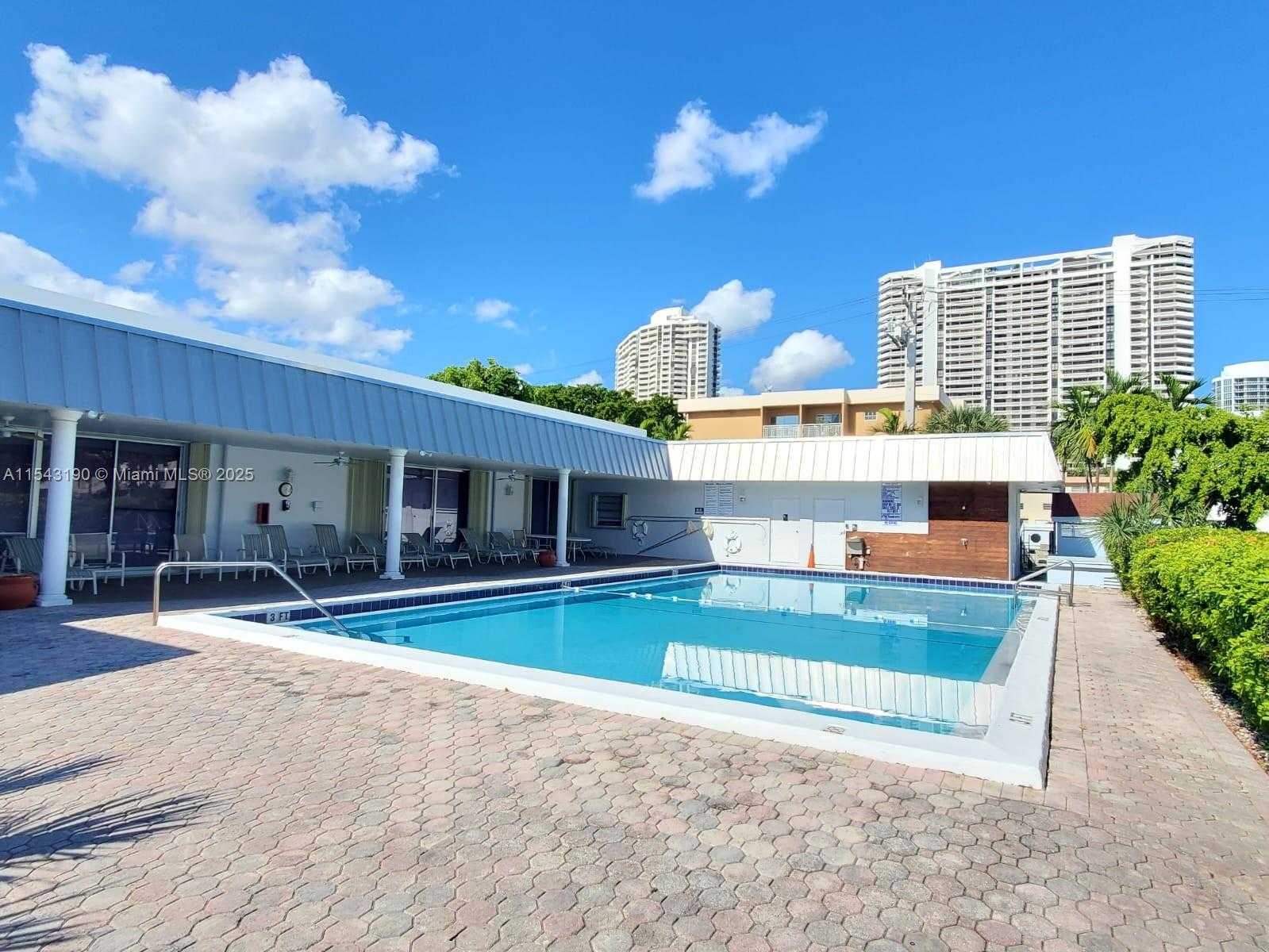 Small Image of 3600 #310, North Miami Beach Number 20