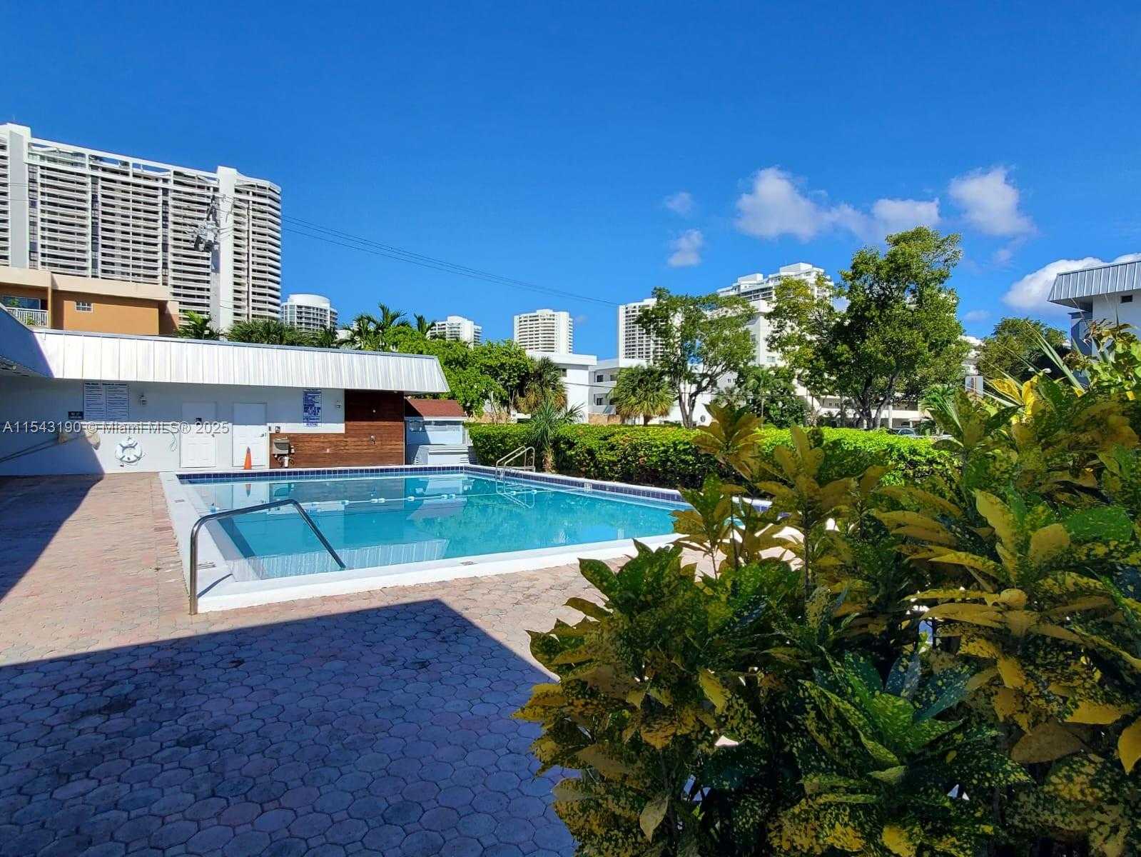 Small Image of 3600 #310, North Miami Beach Number 21