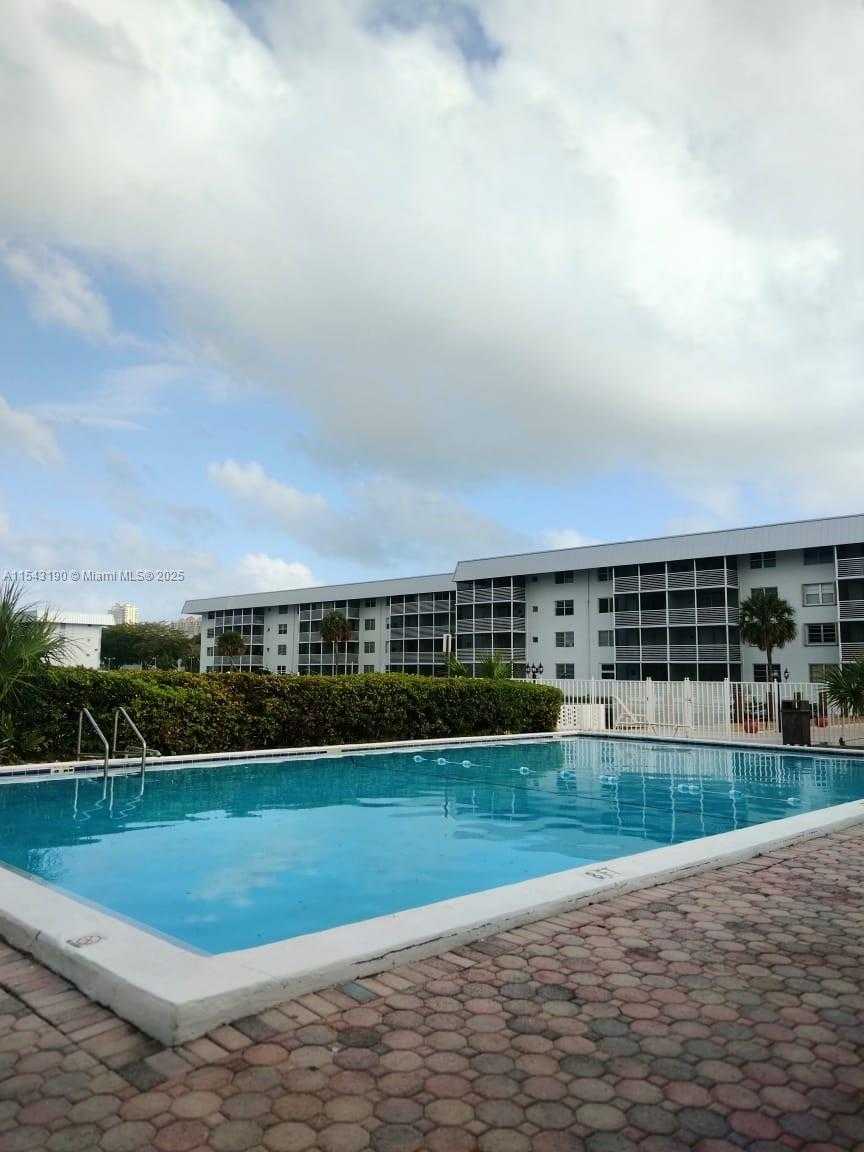 Small Image of 3600 #310, North Miami Beach Number 22