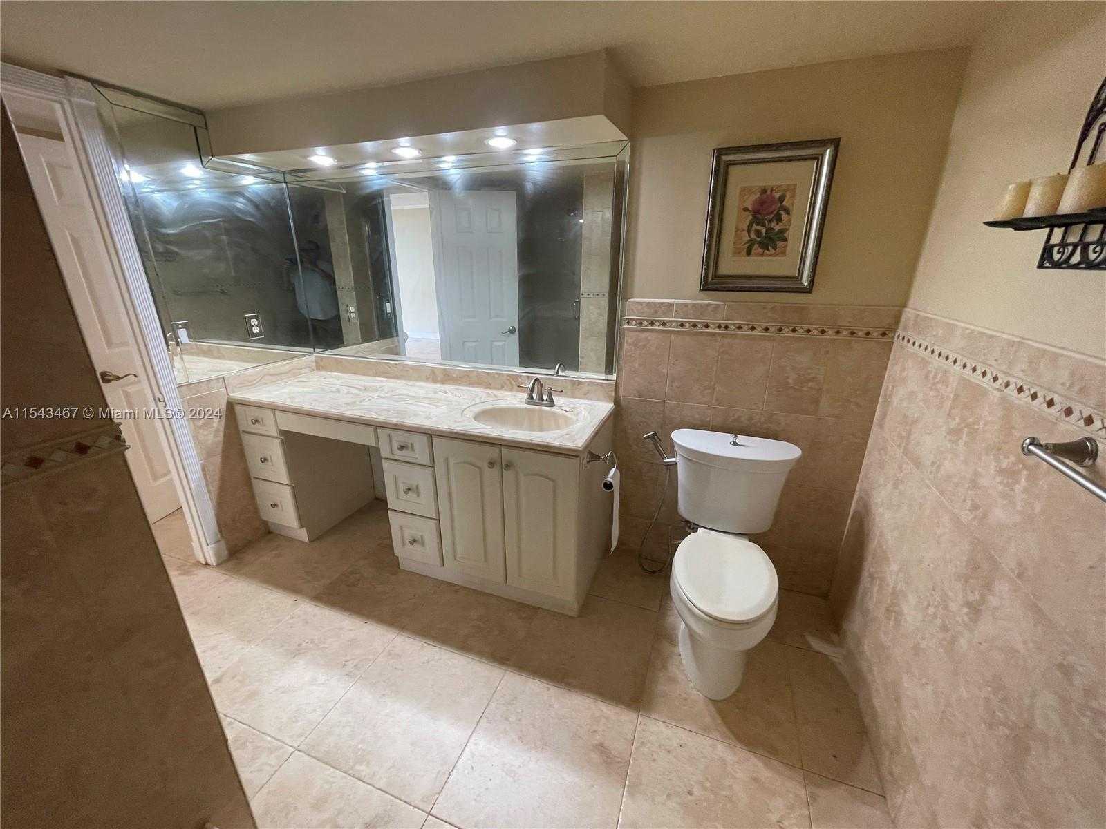 Small Image of 200 Leslie Dr, Hallandale Beach, FL 33009, USA Number 26