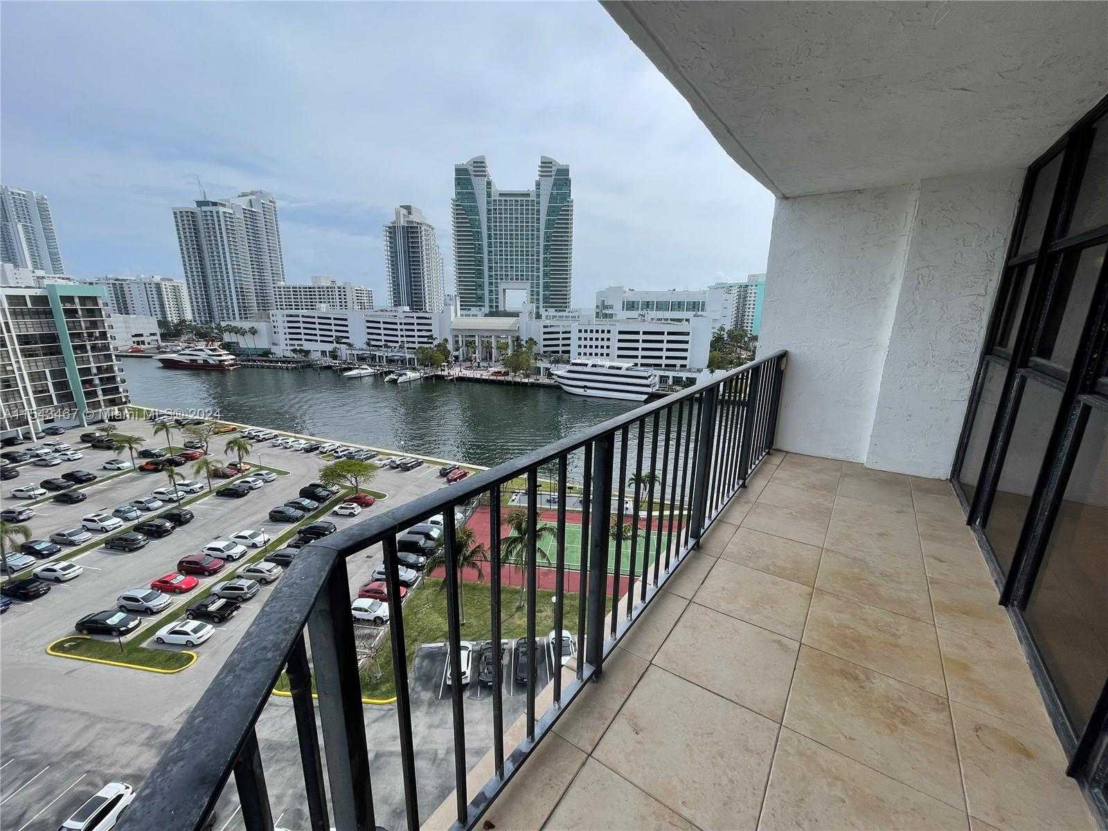 Small Image of 200 Leslie Dr, Hallandale Beach, FL 33009, USA Number 33