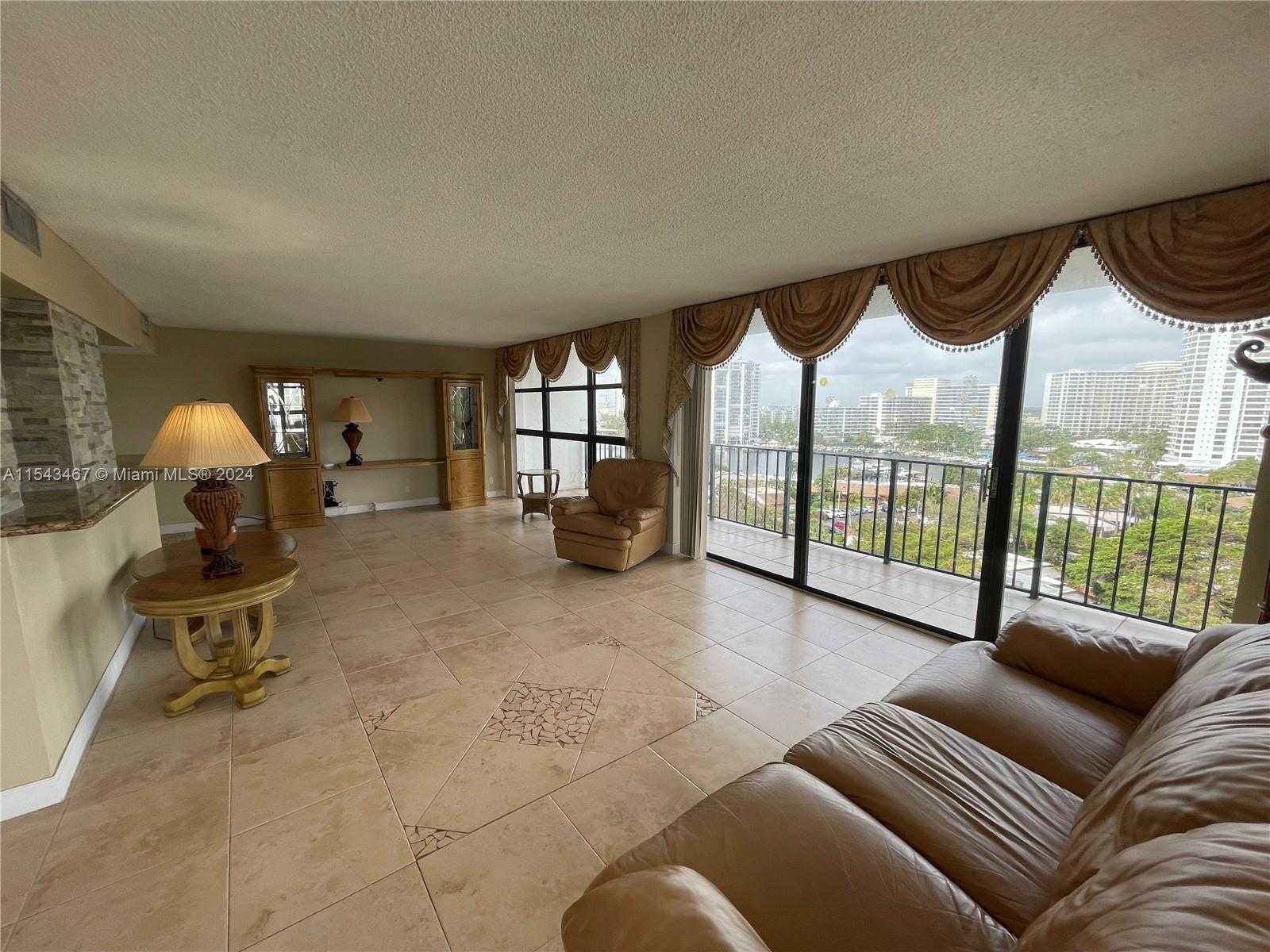 Small Image of 200 Leslie Dr, Hallandale Beach, FL 33009, USA Number 42