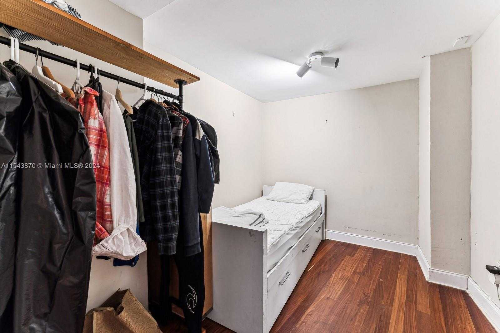 Small Image of 5255 COLLINS AVE #12B, Miami Beach Number 12