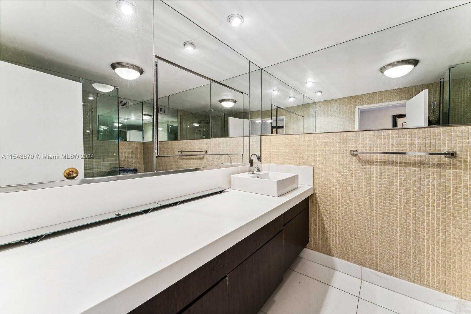 Small Image of 5255 COLLINS AVE #12B, Miami Beach Number 16