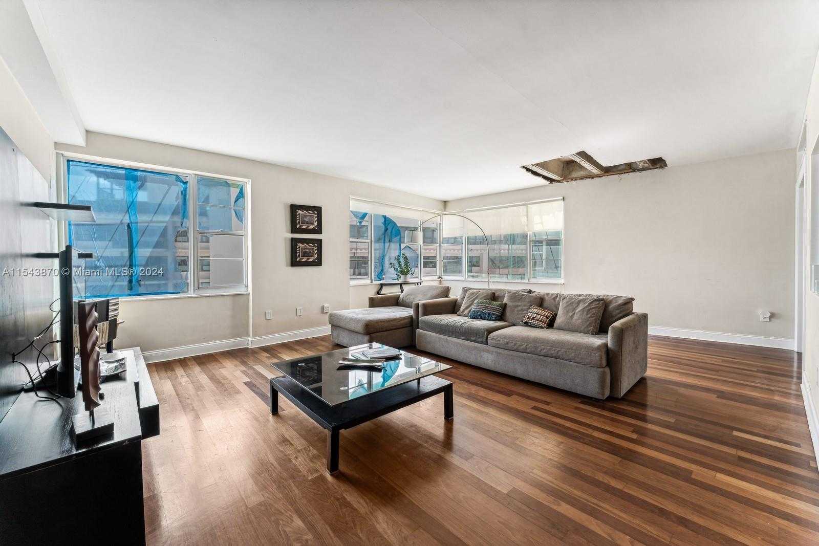 Small Image of 5255 COLLINS AVE #12B, Miami Beach Number 3