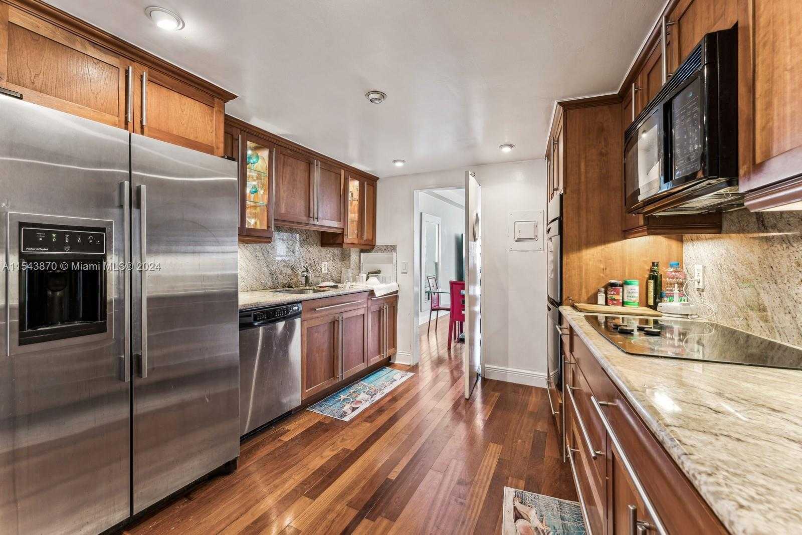 Small Image of 5255 COLLINS AVE #12B, Miami Beach Number 6