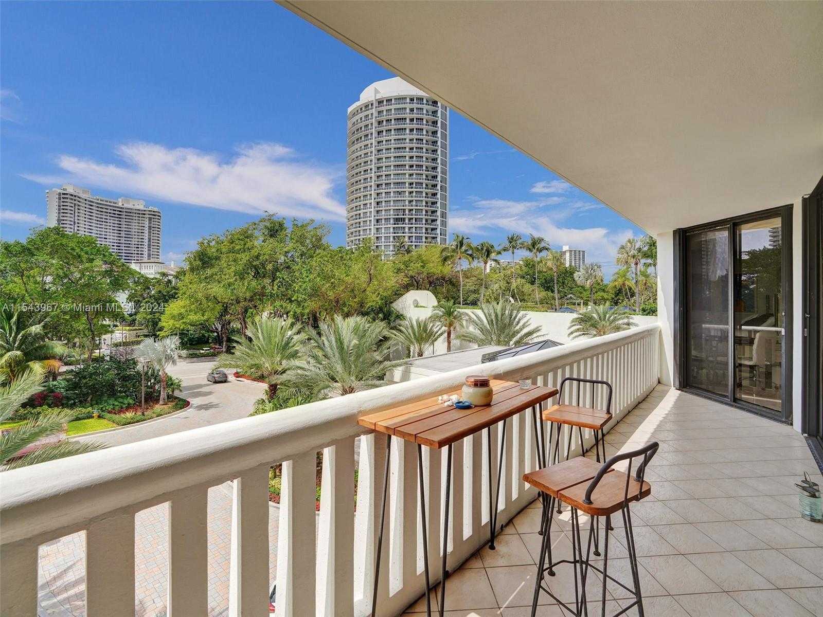 Small Image of 3000 Island Blvd, Aventura, FL 33160, USA Number 22