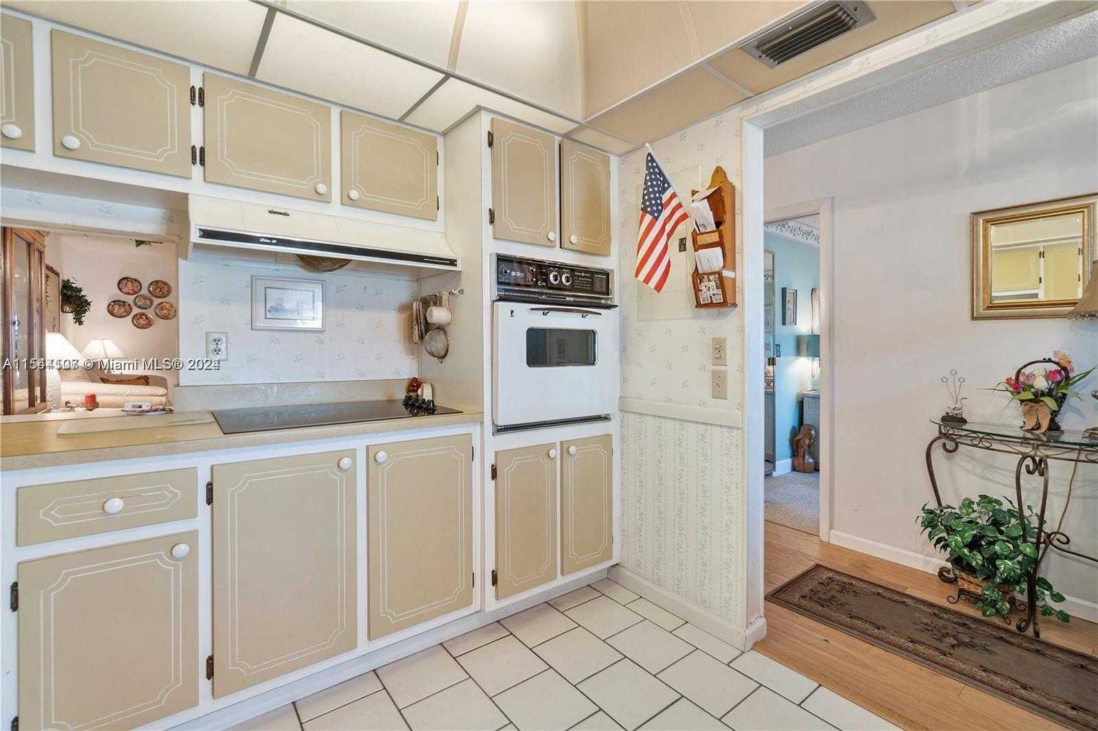 Small Image of 5775 WEST FERNLEY DR W #107, Palm Beach Number 6