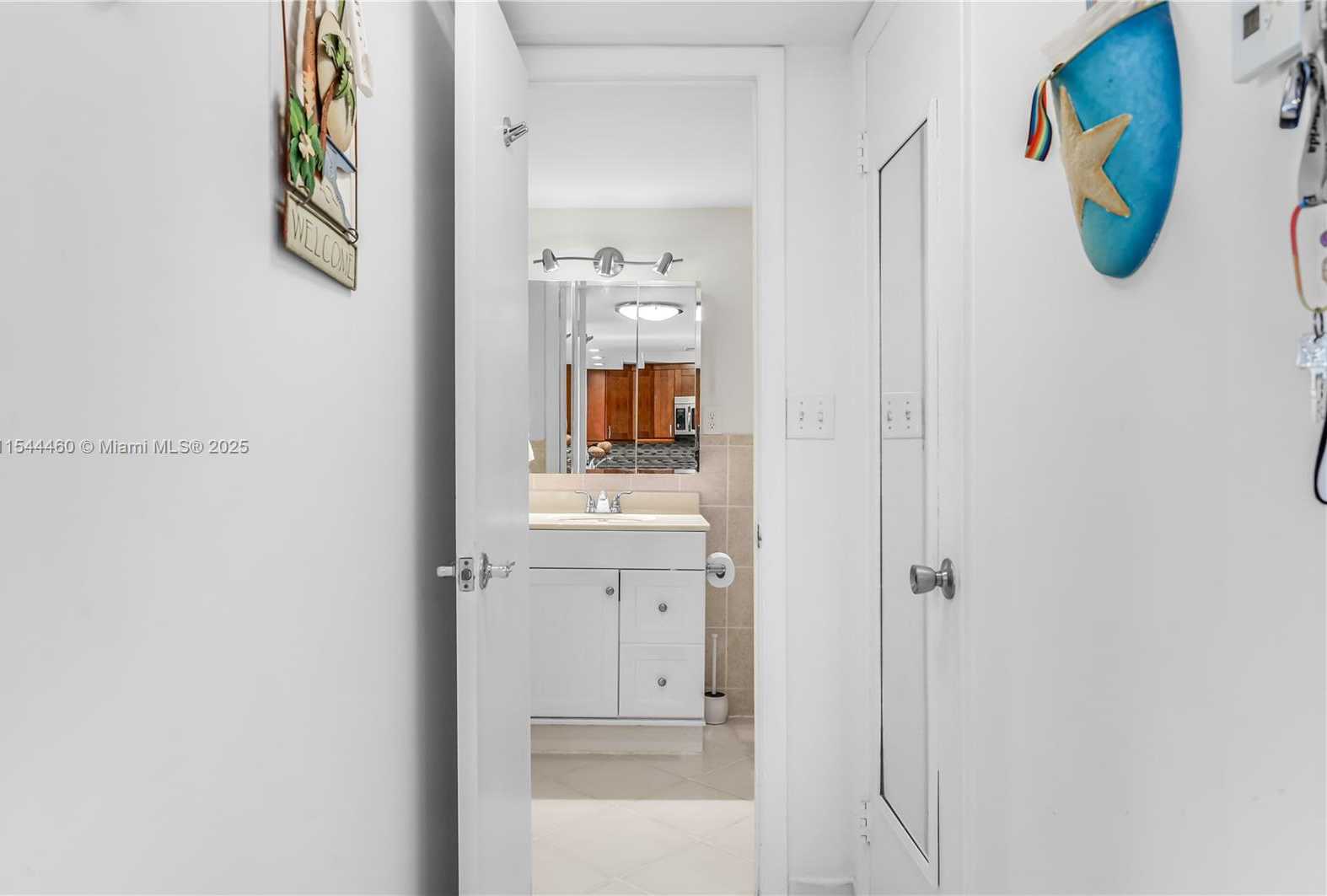 Small Image of 345 OCEAN DR #411, Miami Beach Number 12