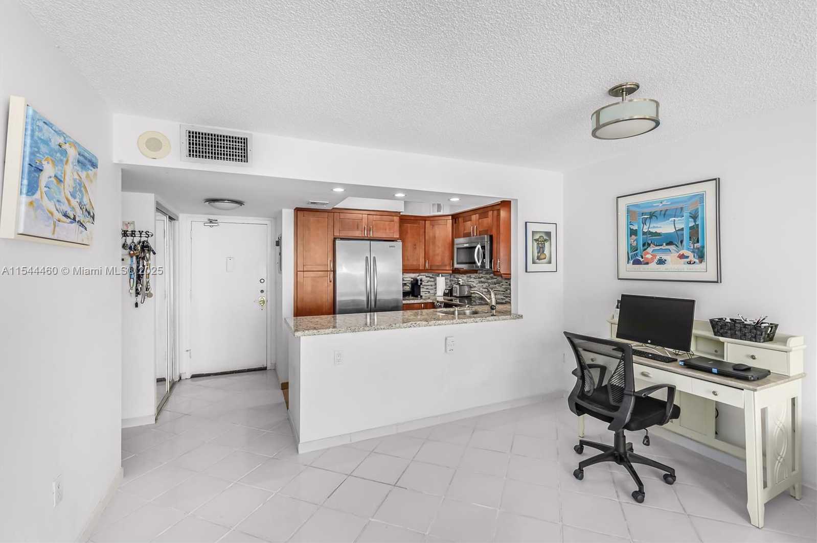 Small Image of 345 OCEAN DR #411, Miami Beach Number 5