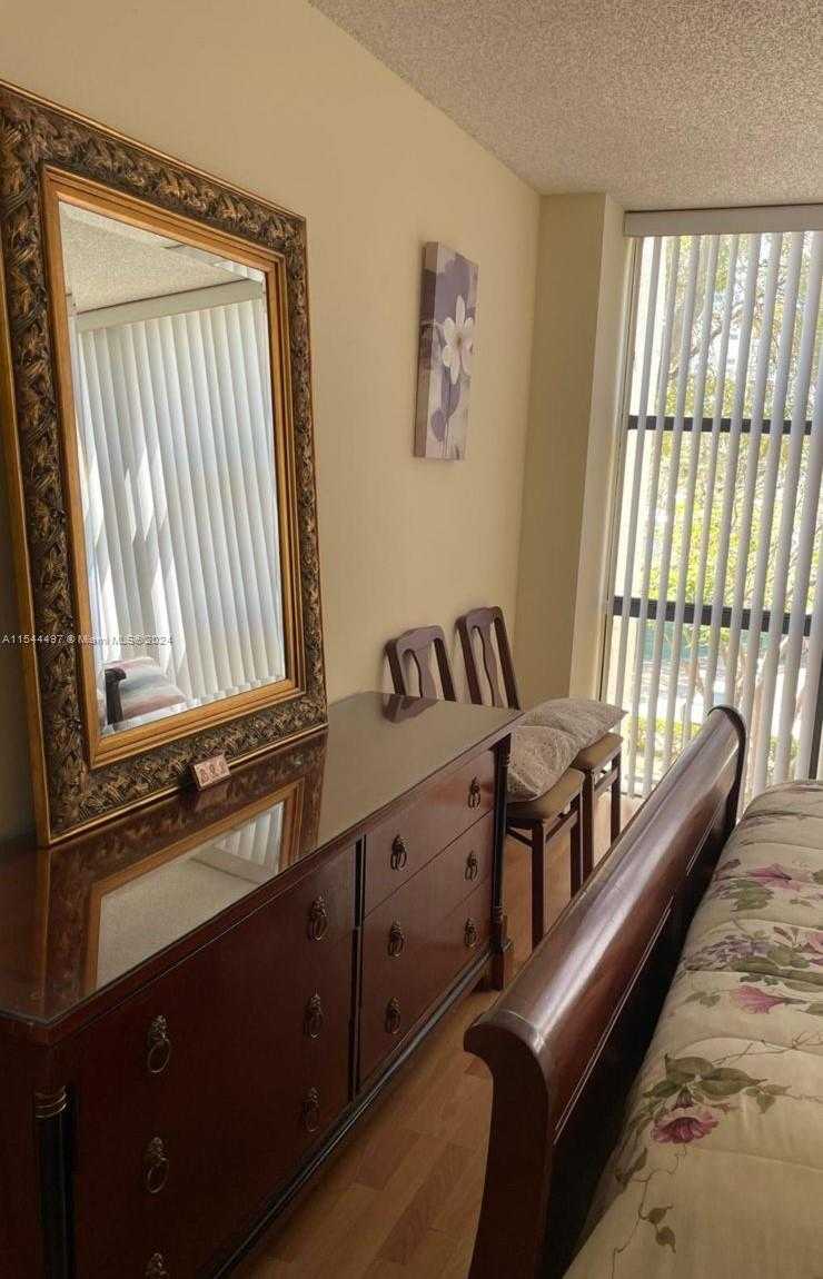 Small Image of 17021 NORTH BAY RD #318, Sunny Isles Beach Number 11
