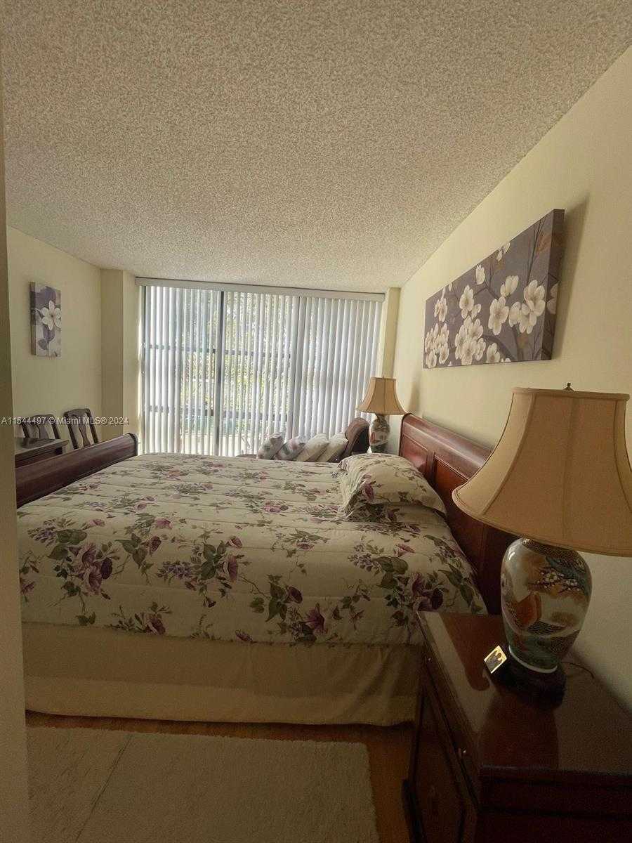 Small Image of 17021 NORTH BAY RD #318, Sunny Isles Beach Number 19