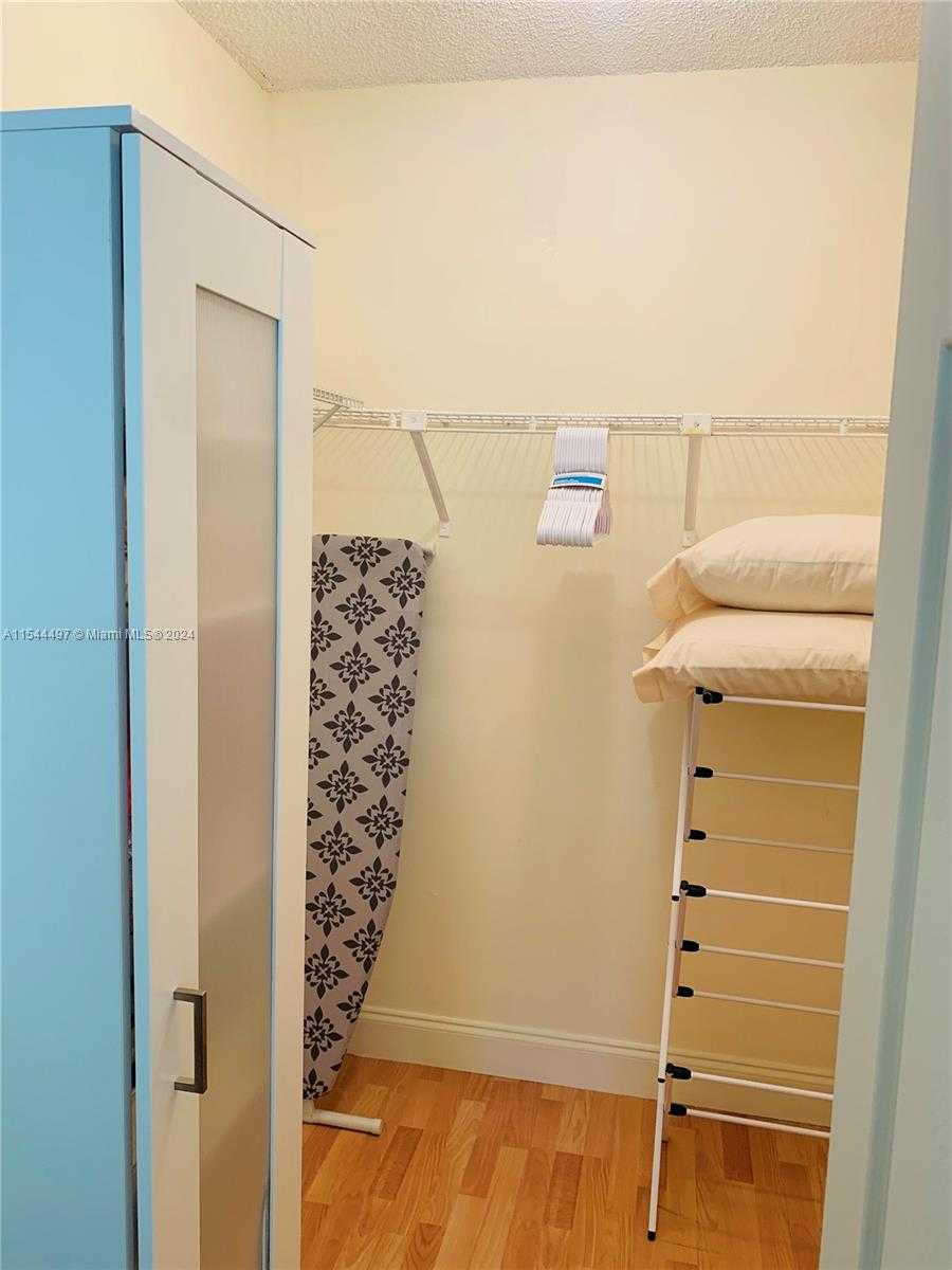 Small Image of 17021 NORTH BAY RD #318, Sunny Isles Beach Number 21