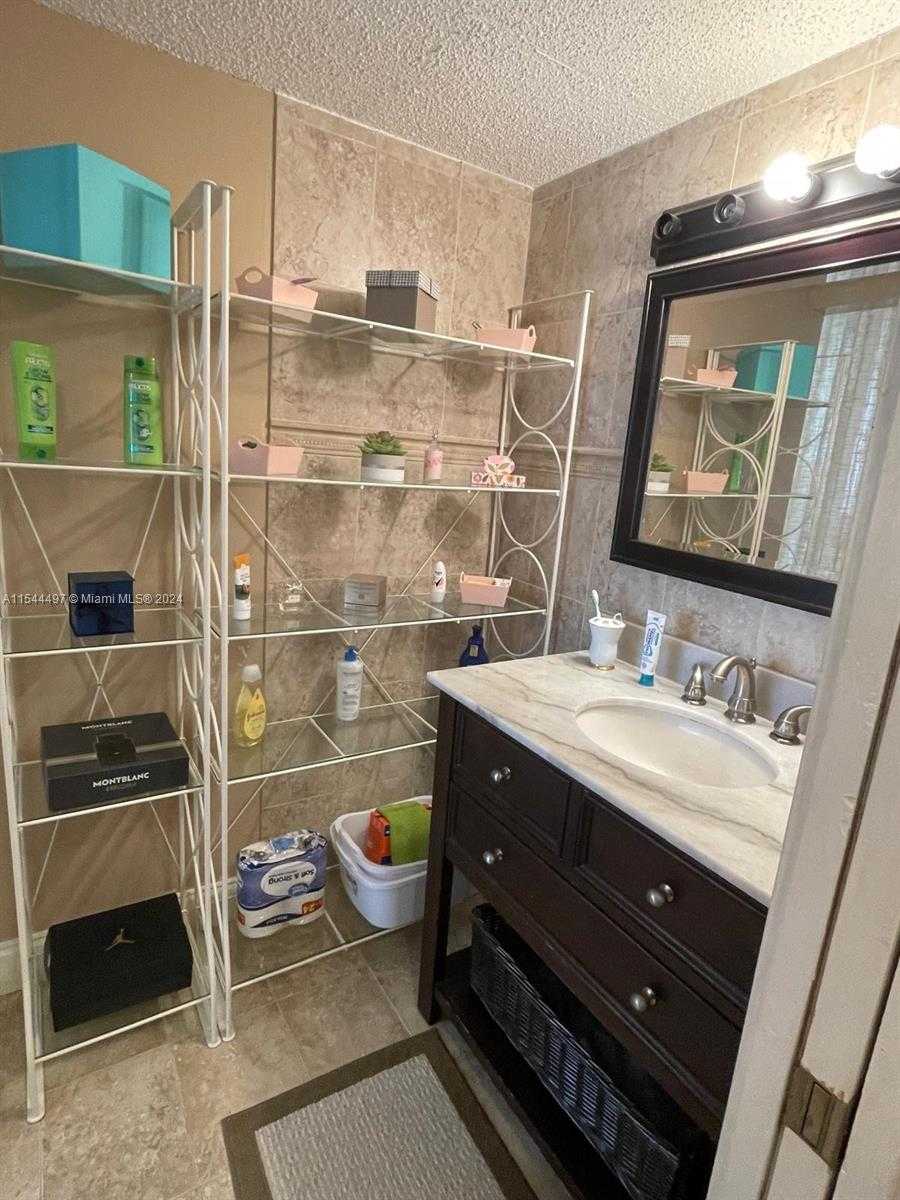 Small Image of 17021 NORTH BAY RD #318, Sunny Isles Beach Number 23