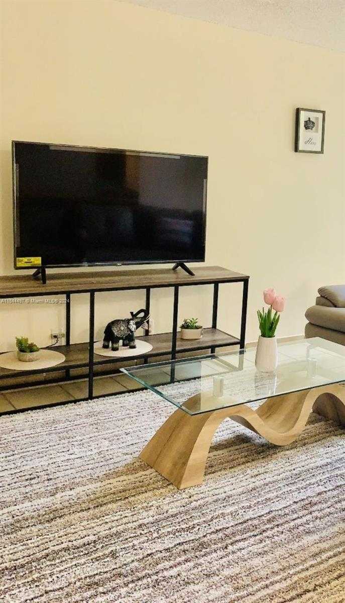 Small Image of 17021 NORTH BAY RD #318, Sunny Isles Beach Number 4