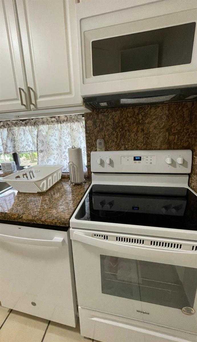 Small Image of 17021 NORTH BAY RD #318, Sunny Isles Beach Number 8