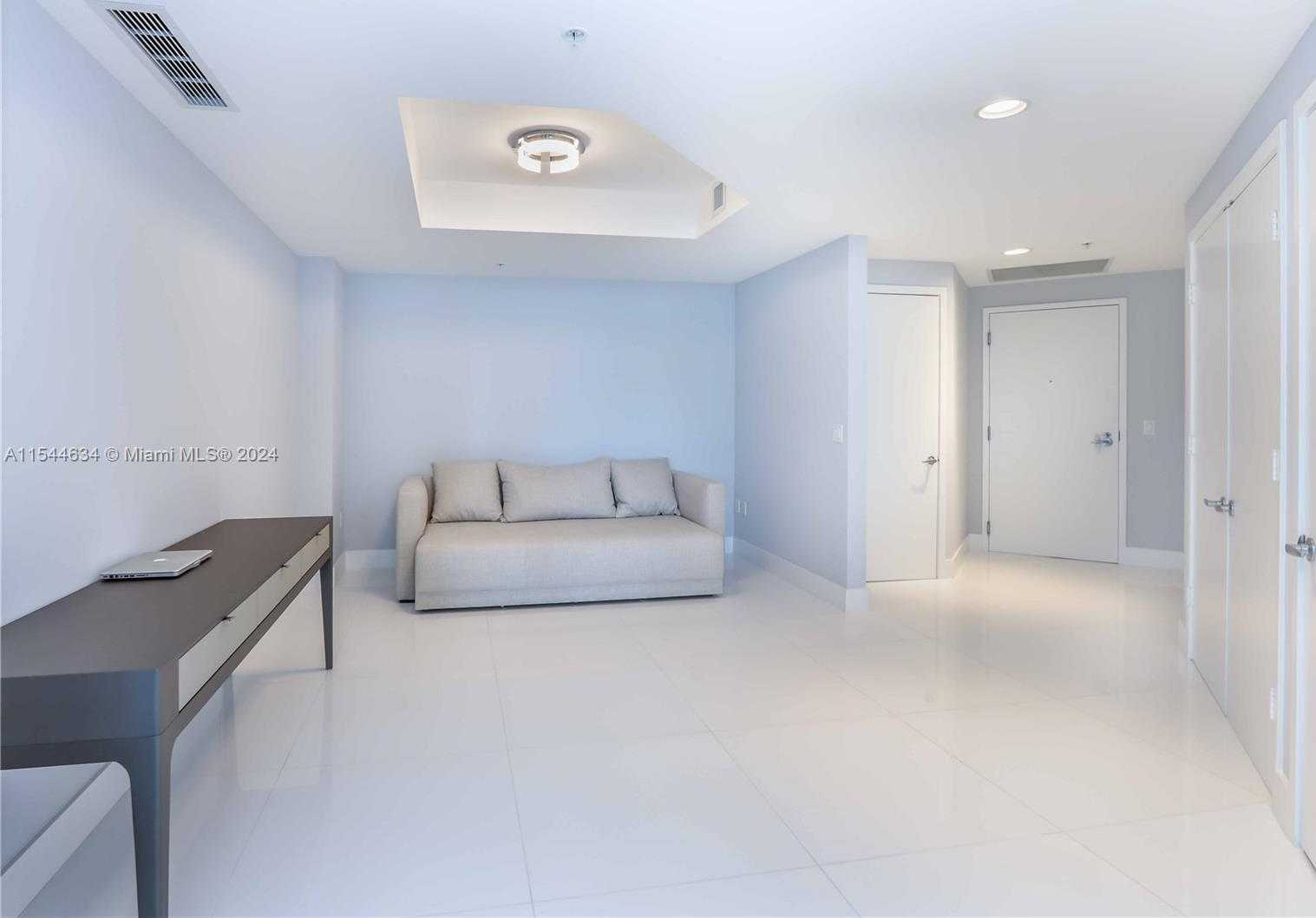 Small Image of 17301 BISCAYNE BLVD #1201, North Miami Beach Number 10