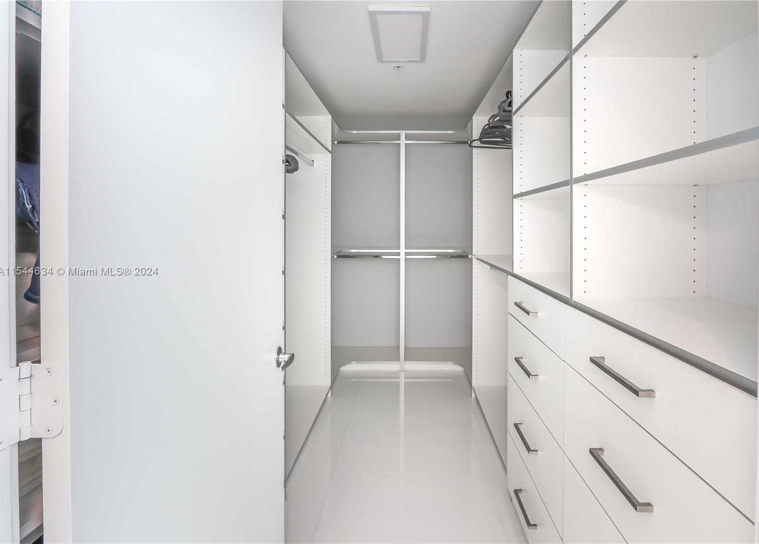 Small Image of 17301 BISCAYNE BLVD #1201, North Miami Beach Number 16